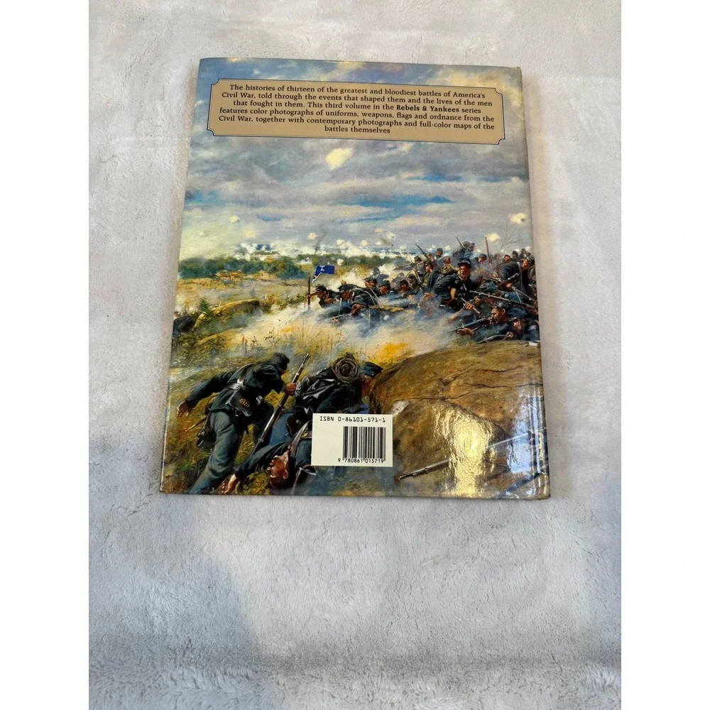 The Battlefields of the Civil War William C Davis Rebels & Yankees Hardcover